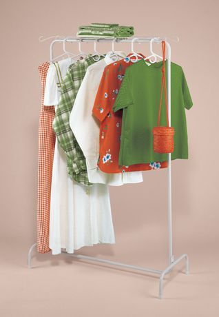 1099 - Garment rack