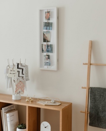 Clothesline Flip Photo Display